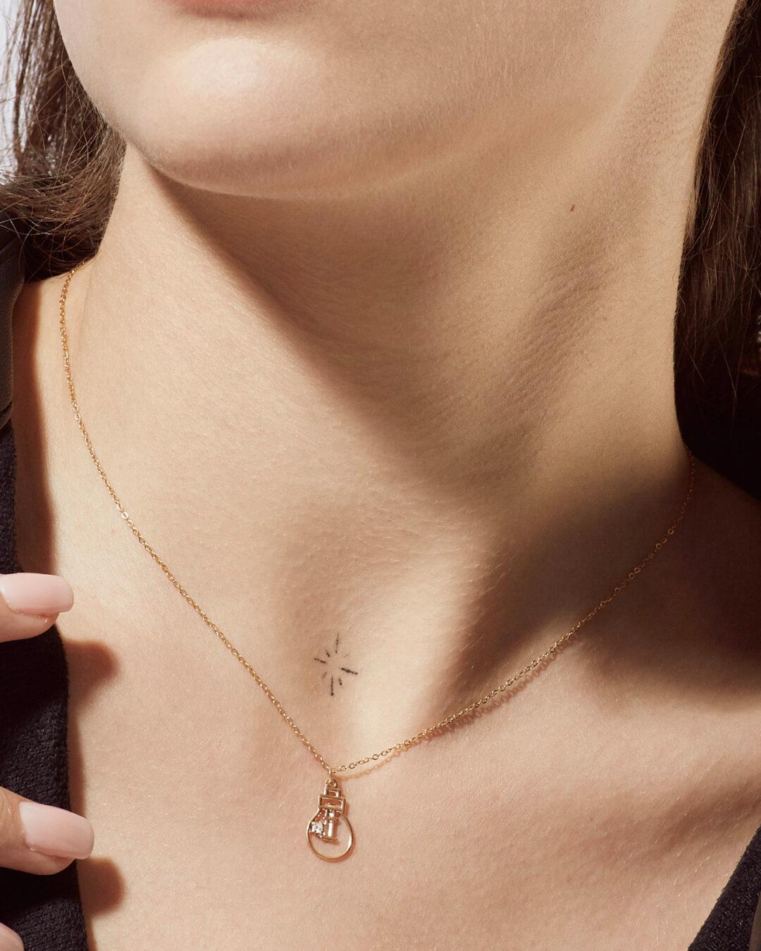 ⁦The Light Bulb Necklace⁩ - الصورة ⁦4⁩