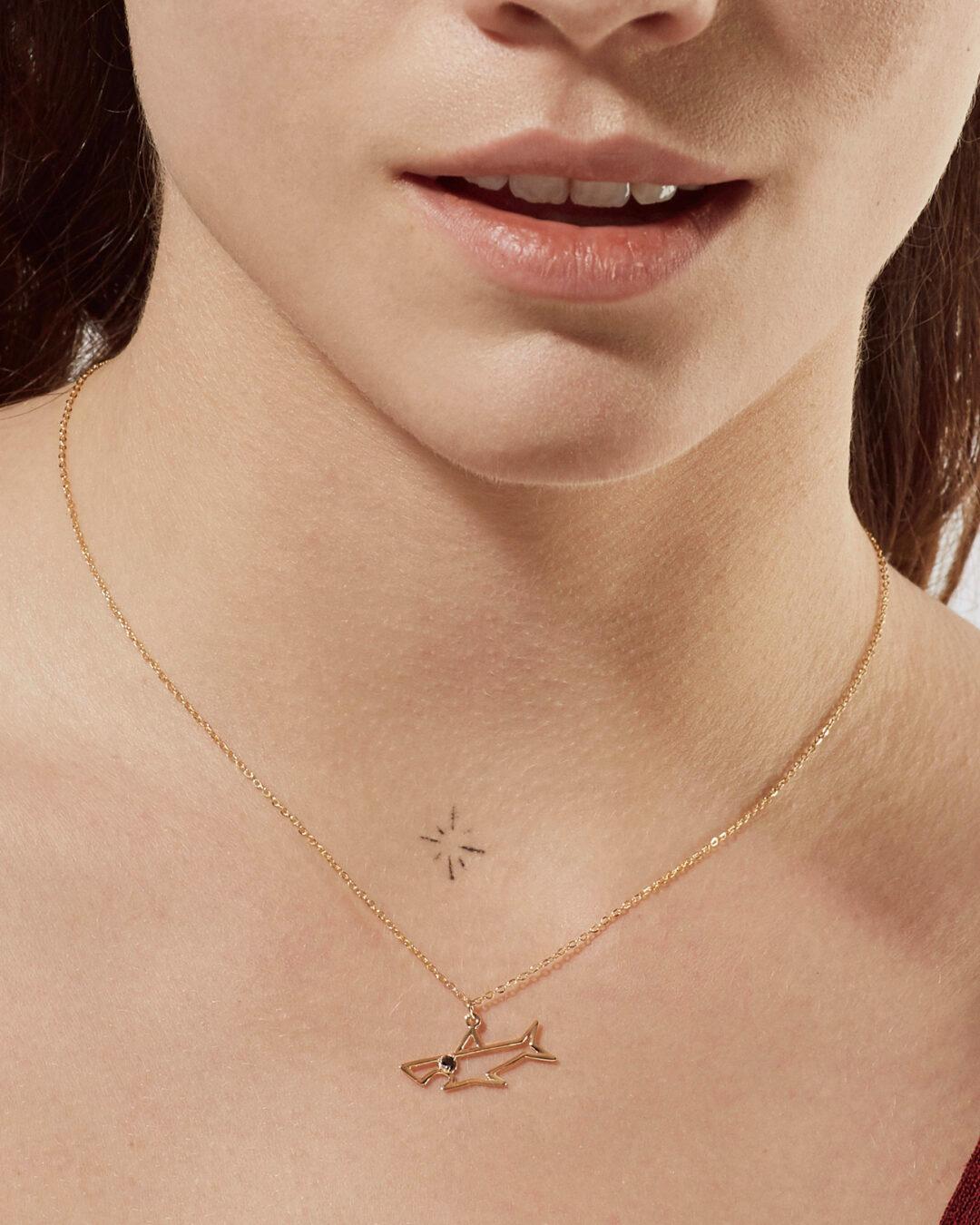 ⁦Shark Minimal Necklace⁩ - الصورة ⁦4⁩