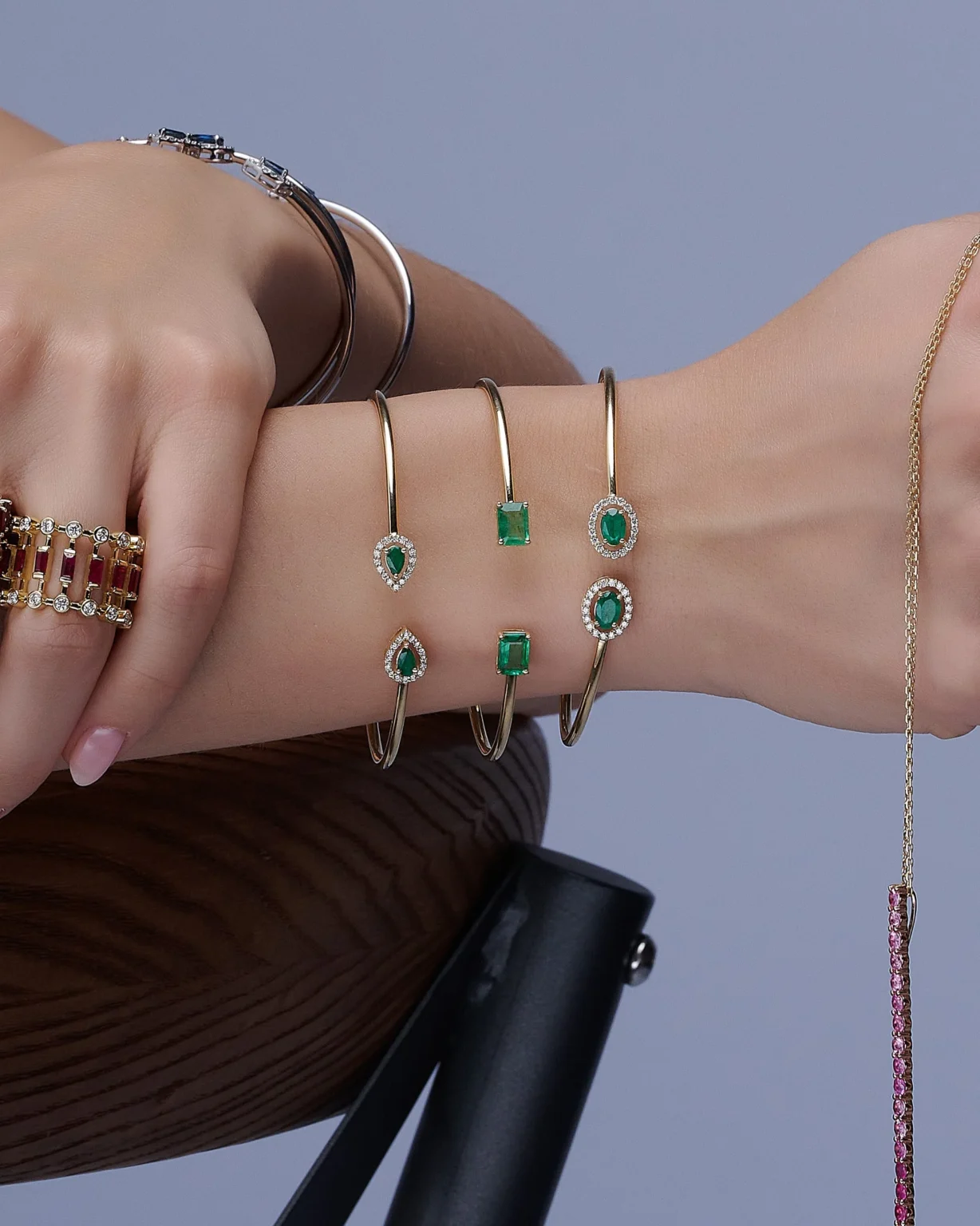 Sleek Emerald Pear Shape Cuff Bangle - Image 2