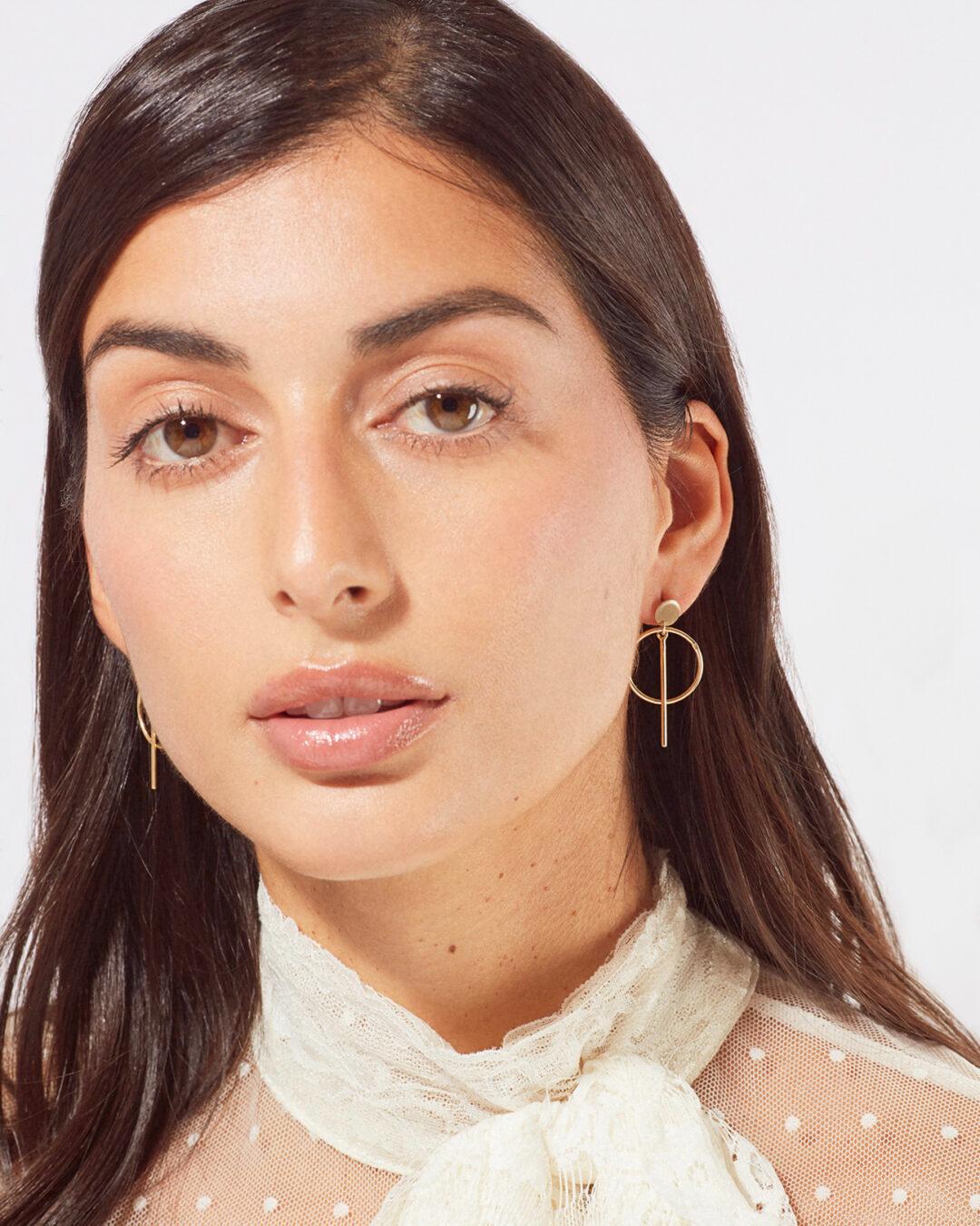 ⁦Whispering Circle Earring⁩ - الصورة ⁦2⁩